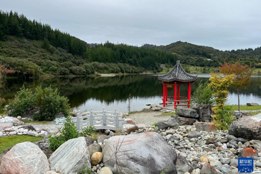 這是4月29日拍攝的新西蘭羅斯華人淘金紀念公園一角。新華社發(fā)（沃爾特 攝）