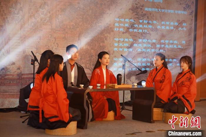 2023年閩南詩(shī)歌節(jié)開幕式暨詩(shī)歌朗誦會(huì)現(xiàn)場(chǎng)?！￠}南師范大學(xué)供圖