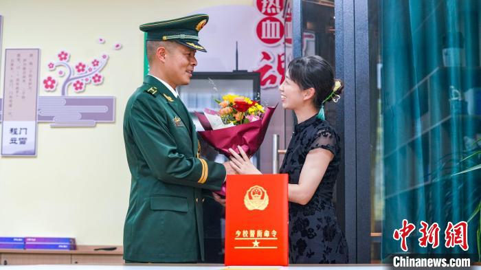 軍功章有你的一半?！堦愑?攝