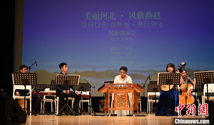 圖為音樂會現(xiàn)場?！∈谞栔袊幕行墓﹫D