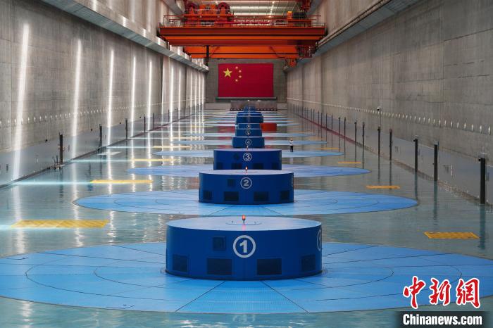 三峽左岸電廠。　陳旋 攝