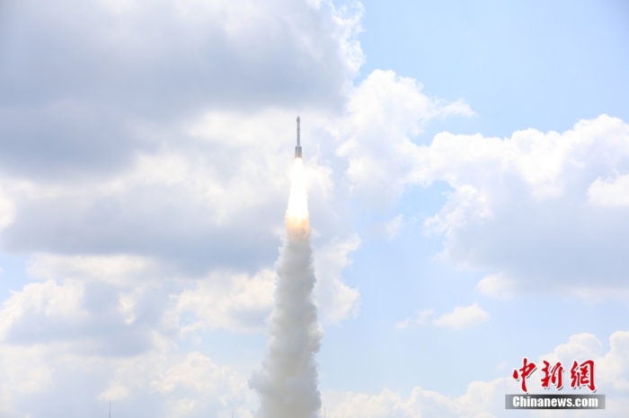 北京時間 2023年9月10日12時30分，中國在太原衛(wèi)星發(fā)射中心使用長征六號改運(yùn)載火箭，成功將遙感四十號衛(wèi)星發(fā)射升空，衛(wèi)星順利進(jìn)入預(yù)定軌道，發(fā)射任務(wù)獲得圓滿成功。該衛(wèi)星主要用于開展電磁環(huán)境探測及相關(guān)技術(shù)試驗(yàn)。此次任務(wù)是長征系列運(yùn)載火箭第487次飛行。王曉虎 攝