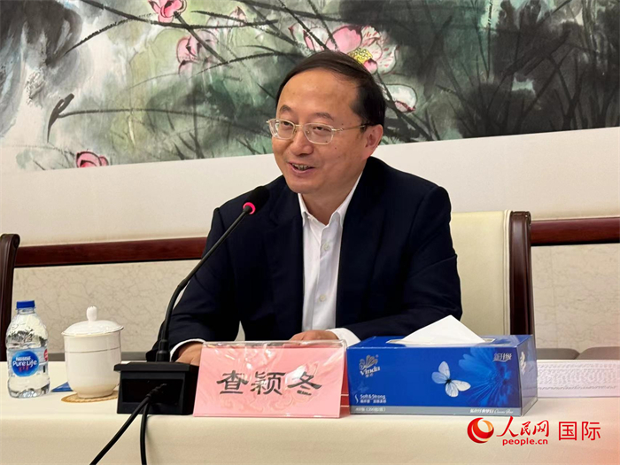 10月31日，蘇州市人民政府副市長查穎冬在第五屆中法文化論壇媒體吹風(fēng)會(huì)上講話。（人民網(wǎng) 謝瑩攝）