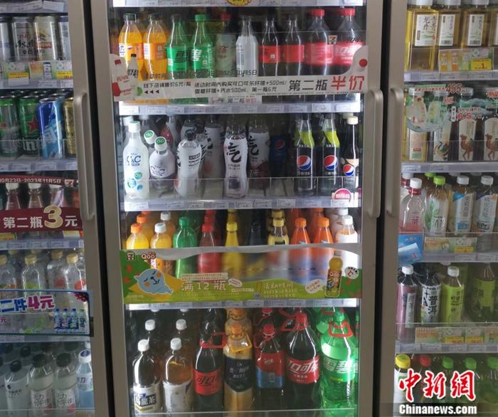 某便利店，最便宜的瓶裝飲料也在4元以上。<a target='_blank' href='/' ><p  align=