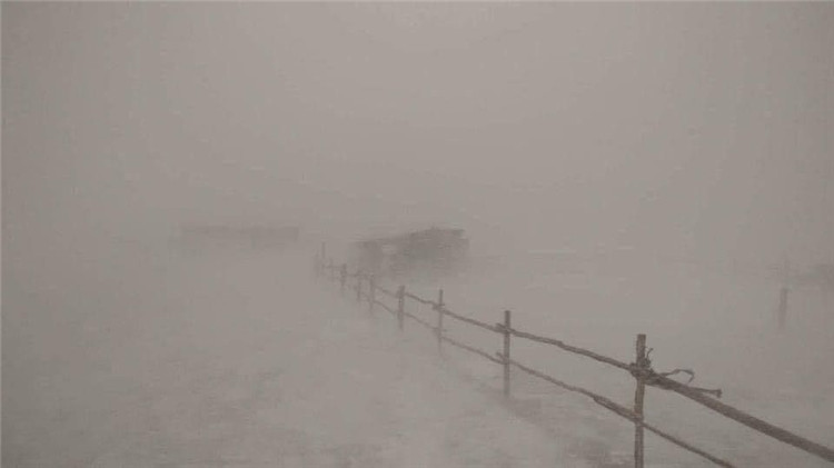2023年11月4日，蒙古國部分省份發(fā)生暴風(fēng)雪天氣。蒙古國緊急情況總局官網(wǎng)圖片