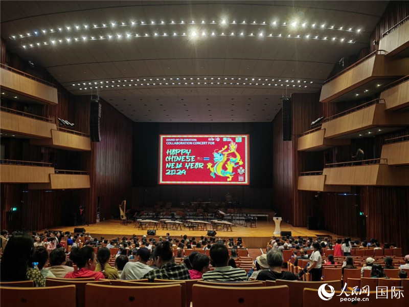 “歡慶之聲—2024歡樂春節(jié)音樂會”14日在泰國瑪希隆王子音樂廳舉行。人民網(wǎng)記者 楊一攝