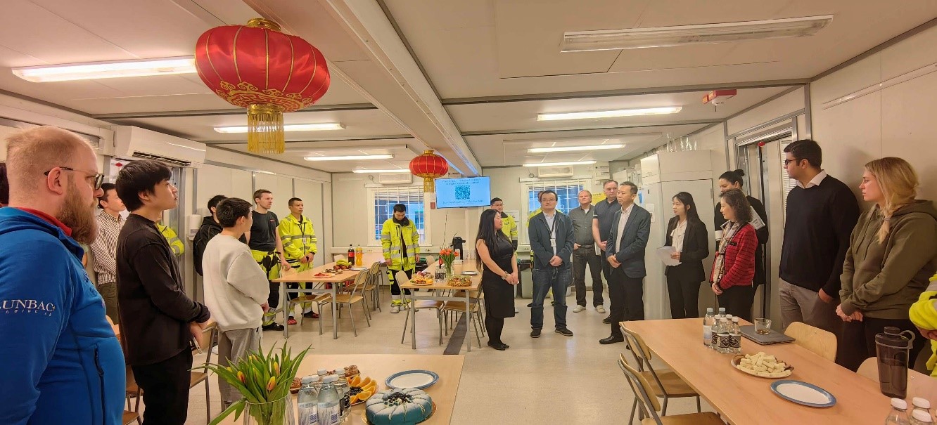 中國駐瑞典大使崔愛民走訪中鐵隧道局集團瑞典工程公司。中國駐瑞典大使館供圖