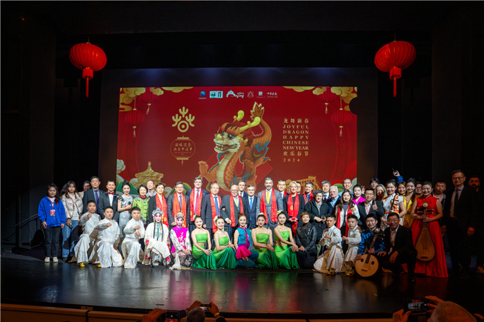 與會(huì)嘉賓合影。中國(guó)駐希臘大使館供圖