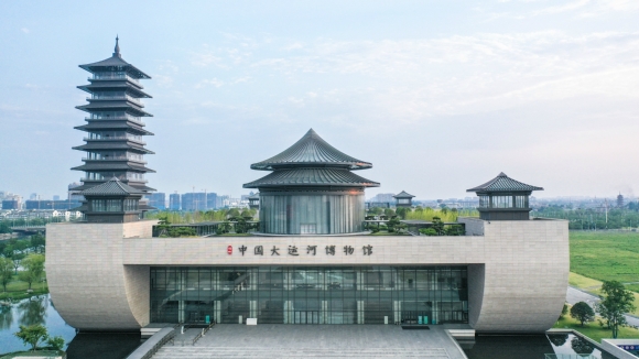  運(yùn)河畔的揚(yáng)州中國大運(yùn)河博物館。 齊立廣攝