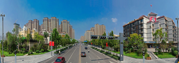 臨汾中大街五一路口。