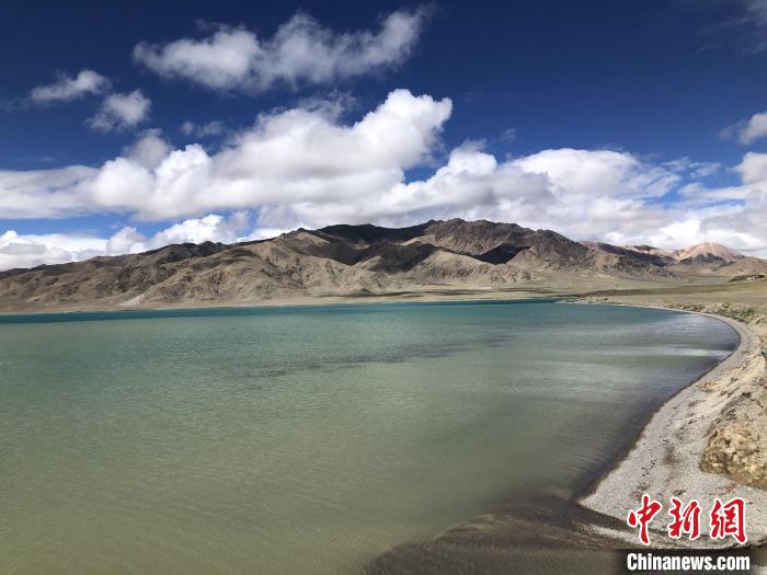西藏阿里的高原湖泊別若錯(cuò)(又稱(chēng)別若則錯(cuò))海拔約4470米?！?lt;a target='_blank' href='/'><p  align=