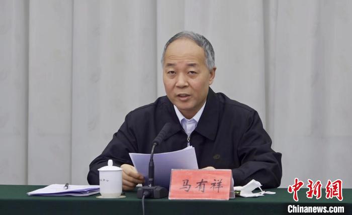 圖為農(nóng)業(yè)農(nóng)村部副部長馬有祥在部省共同打造青海綠色有機農(nóng)畜產(chǎn)品輸出地推進會議上講話?！±罱瓕?攝