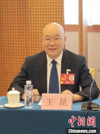 圖為全國政協(xié)委員，農(nóng)工黨青海省委會(huì)主委王昆?！∈茉L者供圖