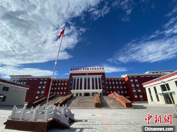 瀾滄江畔開出“教育格?；ā保含F(xiàn)代教育和生態(tài)教育并重