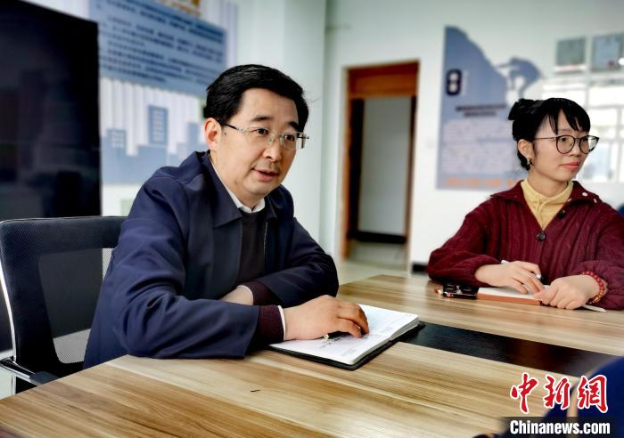 （兩會(huì)聲音）全國(guó)政協(xié)委員趙海興：師者為師亦為范，建議設(shè)教師理想信念教育基地