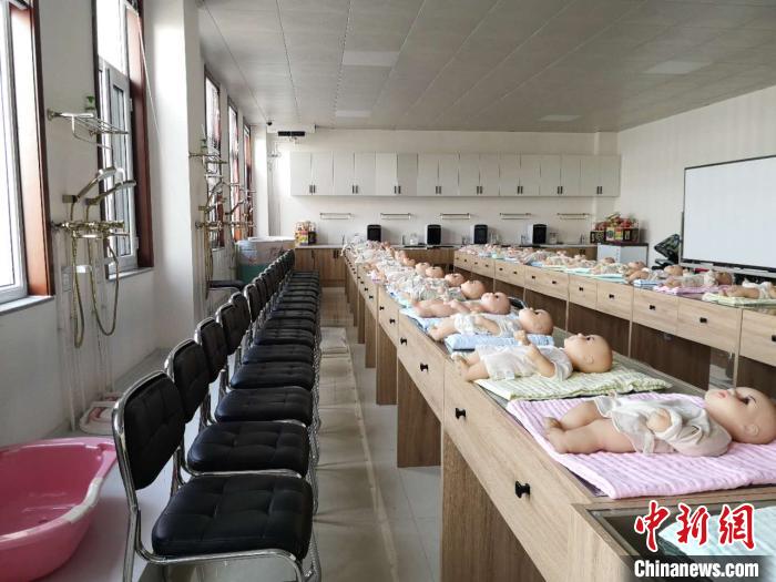 由人社部重點幫扶打造的“天鎮(zhèn)保姆”，已成為全國知名的勞務(wù)輸出品牌?！》尔惙?攝