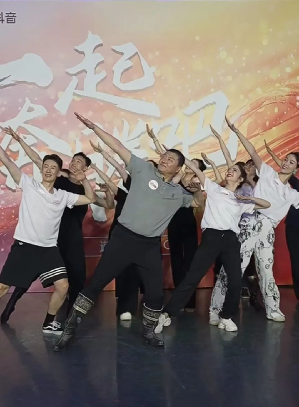講好中華民族共同體故事，讓網絡“連心”更“聚心”