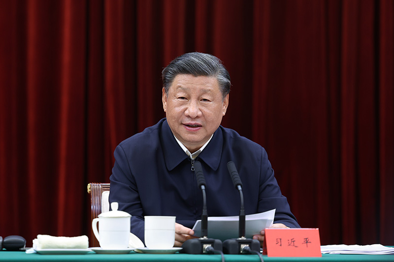 2023年10月12日下午，中共中央總書記、國家主席、中央軍委主席習(xí)近平在江西省南昌市主持召開進(jìn)一步推動長江經(jīng)濟(jì)帶高質(zhì)量發(fā)展座談會并發(fā)表重要講話。新華社記者 鞠鵬 攝