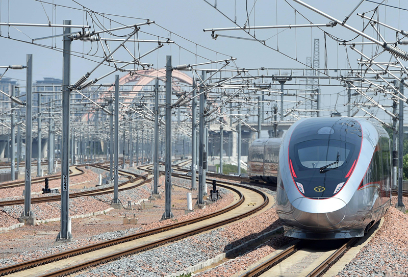 2022年6月20日，濟(jì)鄭高鐵鄭州首發(fā)G9206次列車駛出鄭州東站。