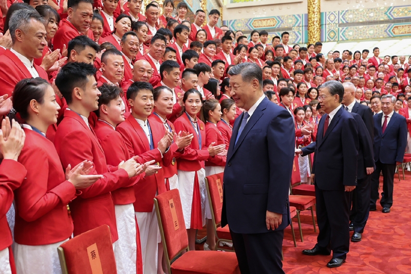 2024年8月20日，習(xí)近平總書記在人民大會(huì)堂接見第33屆夏季奧林匹克運(yùn)動(dòng)會(huì)中國體育代表團(tuán)全體成員。