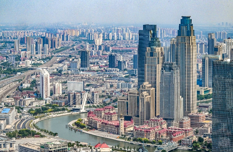 這是2023年6月16日從直升機(jī)上拍攝的天津中心城區(qū)城市景觀。