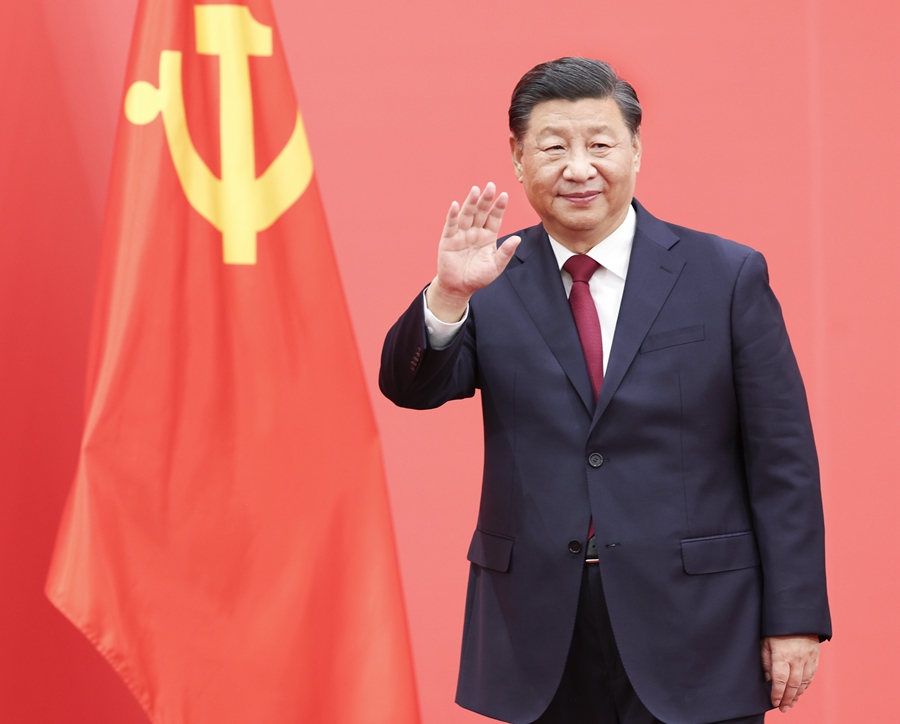 2022年10月23日，習(xí)近平在北京人民大會(huì)堂同采訪中共二十大的中外記者親切見面。