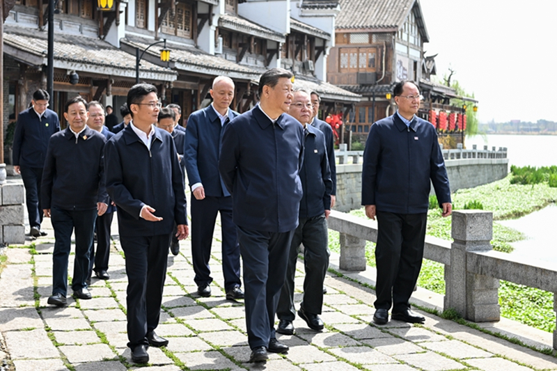 2024年3月19日，習(xí)近平總書(shū)記在湖南常德河街考察。