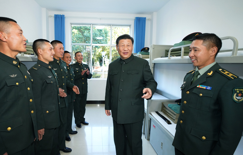 2020年1月19日，習(xí)近平主席視察駐云南部隊(duì)，深入邊防一線，看望慰問(wèn)官兵。