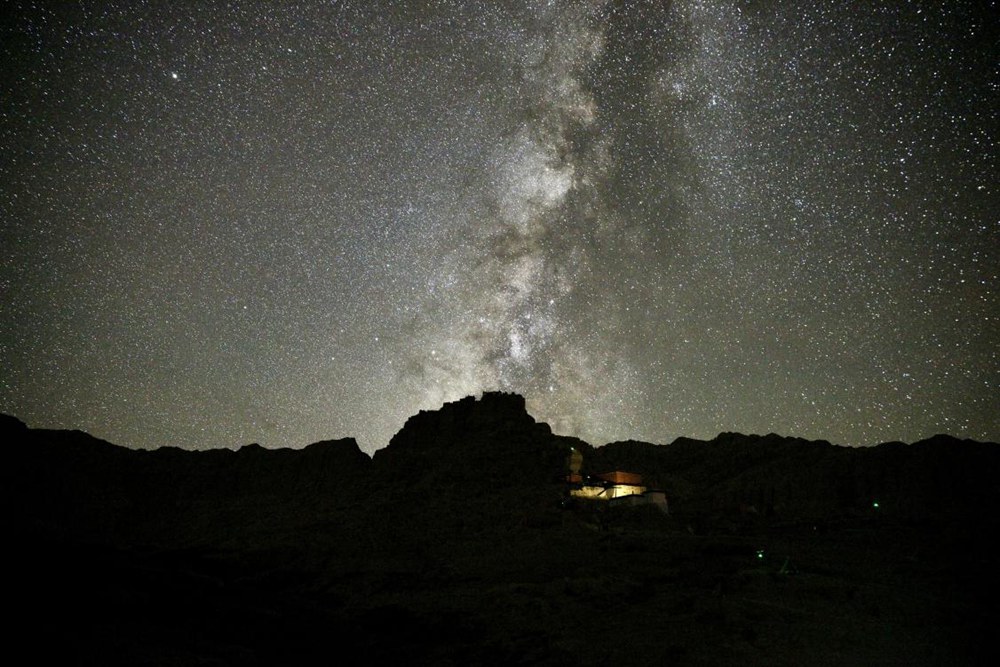 阿里暗夜星空。旦真次旦攝