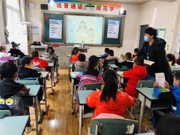 圖片默認標(biāo)題_fororder_4、恢復(fù)上課的學(xué)生們-攝影-左斌