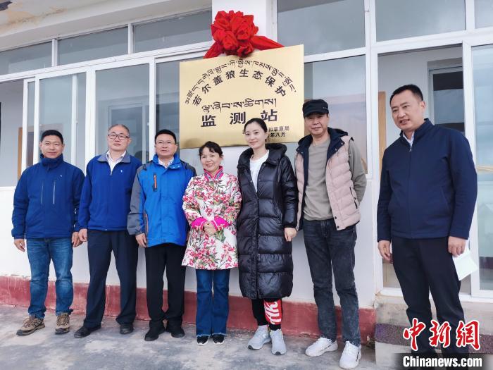揭牌儀式現(xiàn)場(chǎng)?！垪?攝