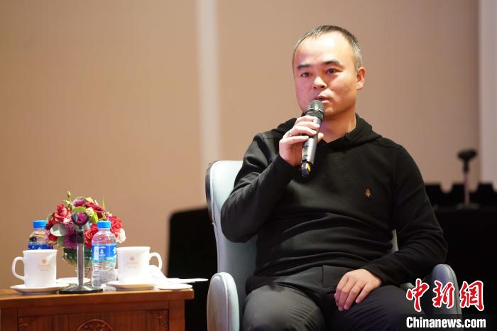 圖為<a target='_blank' >中新社</a>青海分社社長胡鐘藝就加強瀾湄流域新聞報道發(fā)表觀點?！√K丹 攝