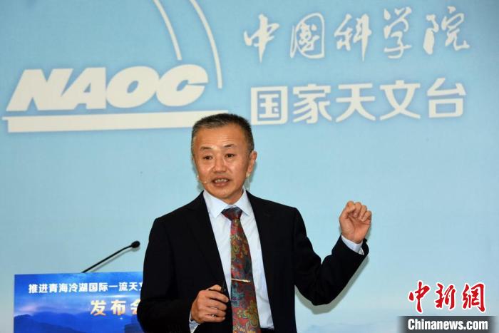 中科院國家天文臺冷湖基地首席研究員鄧李才介紹冷湖選址相關(guān)情況?！?lt;a target='_blank' href='/'><p  align=