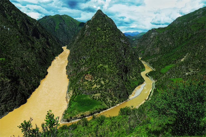 三江源美景。圖片來(lái)源：農(nóng)牧民大自然攝影隊(duì)
