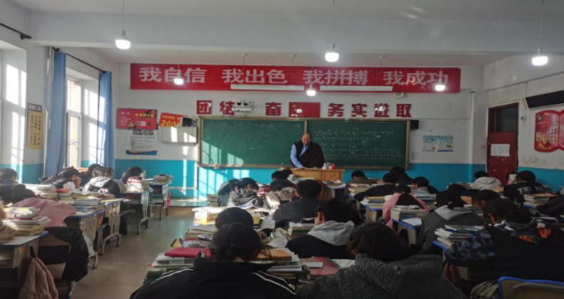 青?，斍撸寒惖剞k班讓孩子享受優(yōu)質(zhì)教育