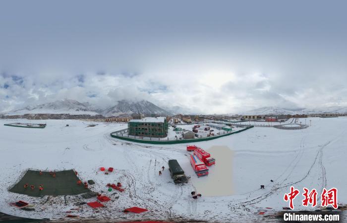 圖為地震實戰(zhàn)演練現(xiàn)場全景。　玉樹消防供圖