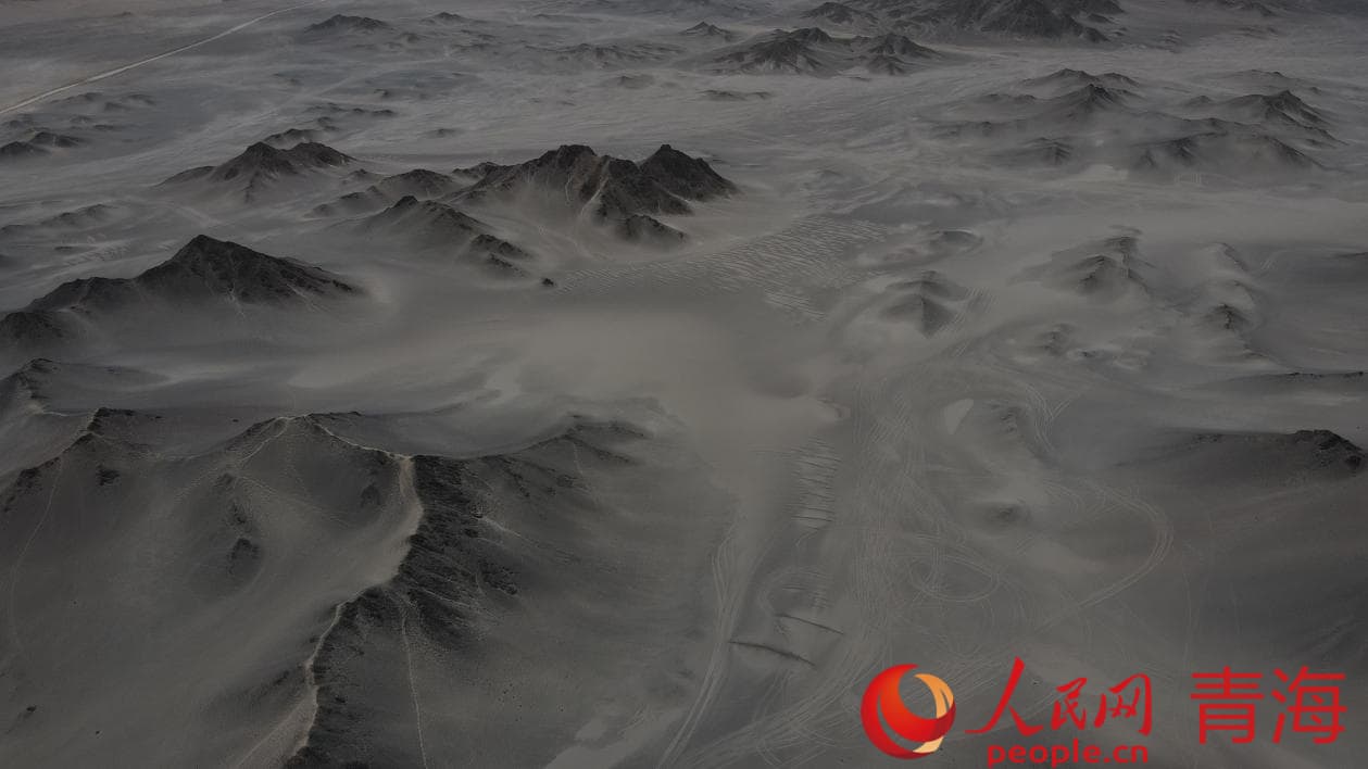 水墨黑獨山。人民網(wǎng) 況玉攝