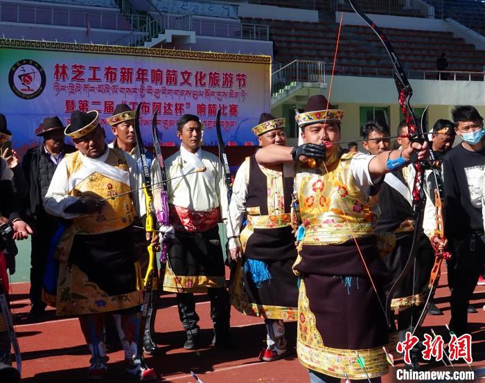 圖為響箭比賽現(xiàn)場?！∪轿木?攝