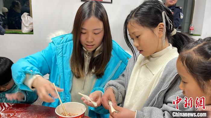 西藏戍邊民警：一想到孩子，心就瞬間柔軟了