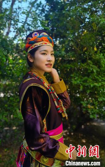 圖為國家級非遺項目——林芝工布藏族服飾?！±盍?攝