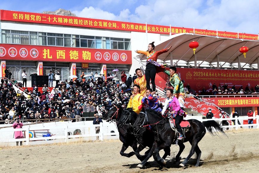 藏歷新年，精彩的馬術(shù)表演。潘多攝