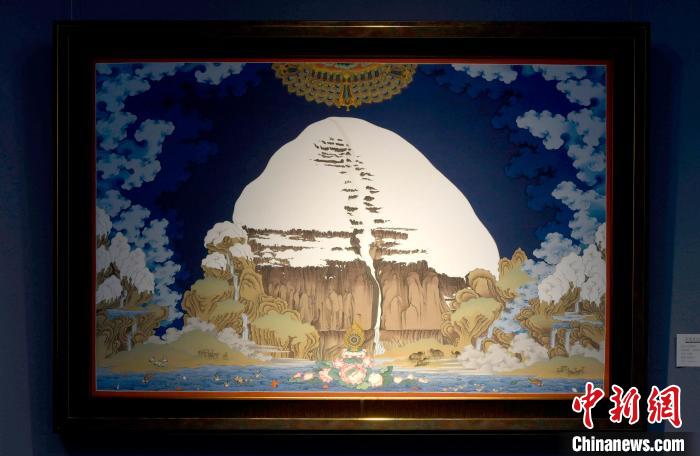 圖為5月16日，展覽中新創(chuàng)唐卡作品《岡底斯山》?！±盍?攝