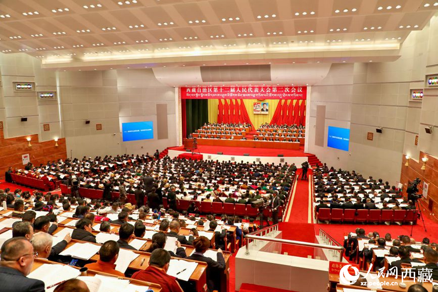 西藏自治區(qū)十二屆人大二次會(huì)議現(xiàn)場(chǎng)。
