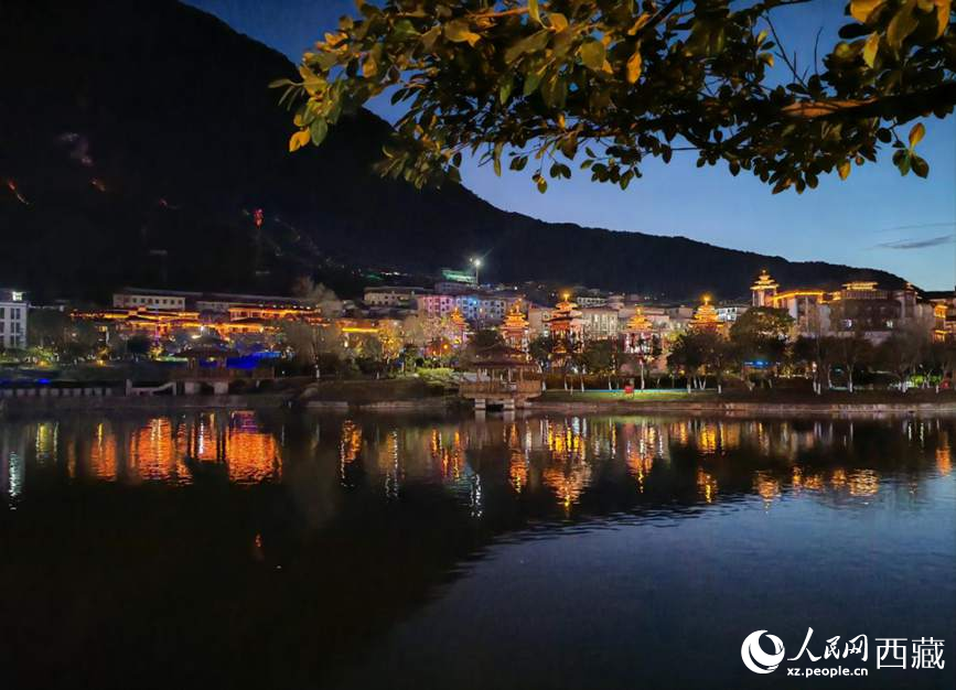 墨脫縣夜景。人民網 李海霞攝