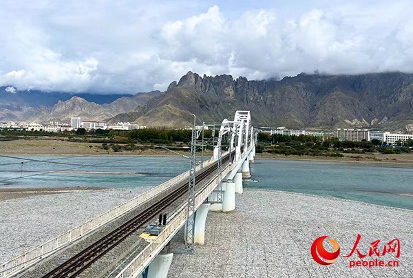 拉薩河特大橋。張敏穎 攝