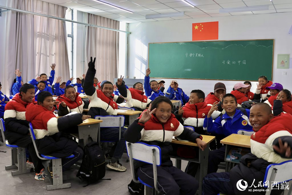 安置在定日縣委黨校讀書的學(xué)生。人民日?qǐng)?bào)記者 鮮敢攝