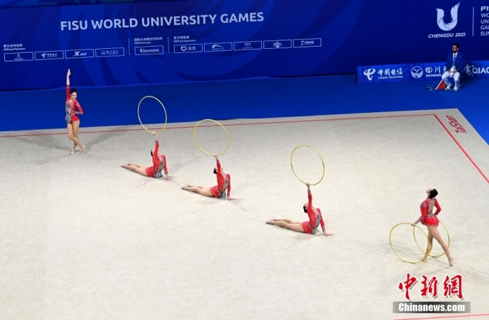7月31日，第31屆世界大學生夏季運動會藝術體操集體5人圈操決賽在成都體育學院進行，中國隊以30.900分獲得金牌，日本隊以28.500分獲得銀牌，烏克蘭隊以27.800分獲得銅牌。圖為中國隊在比賽中。<a target='_blank' href='/'><p  align=